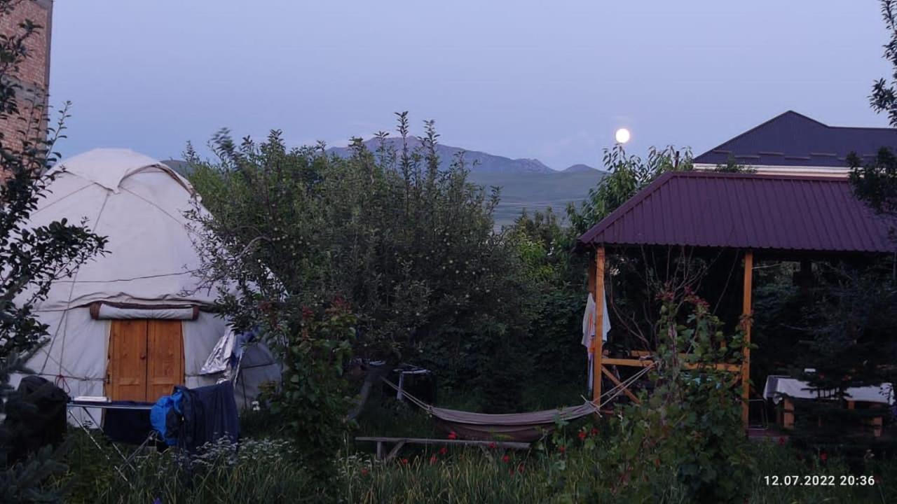 Hotel Yurt In My Garden Karakol Exterior foto