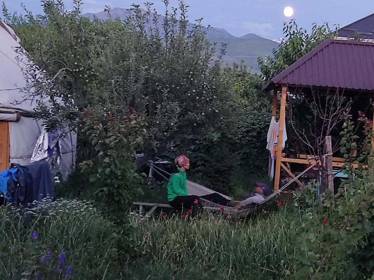 Hotel Yurt In My Garden Karakol Exterior foto