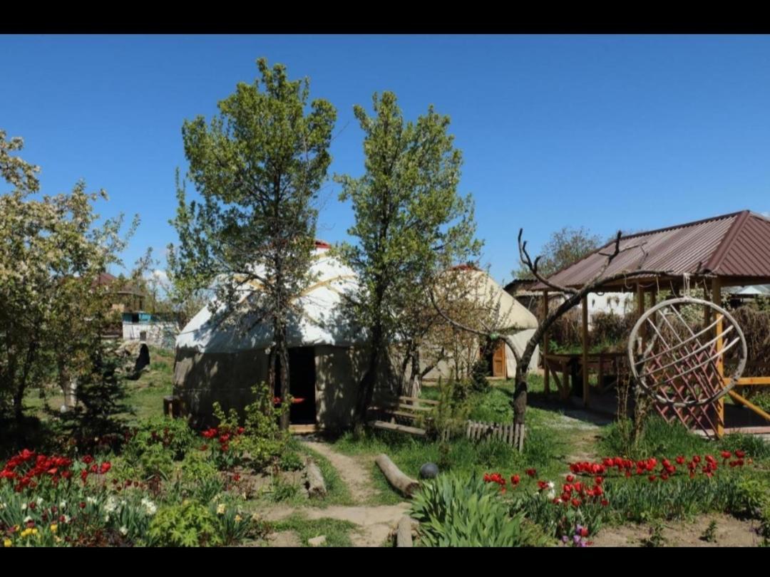 Hotel Yurt In My Garden Karakol Exterior foto
